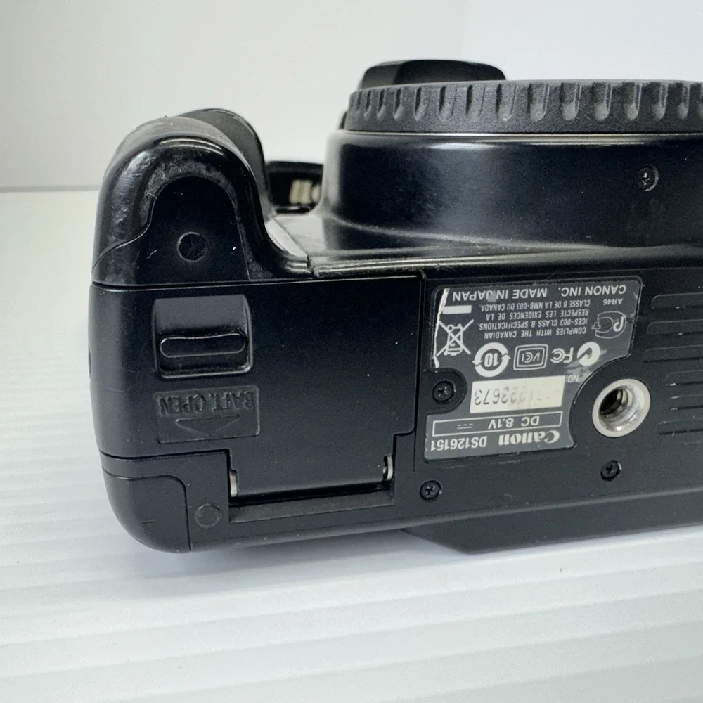 Canon EOS Rebel XTi Camera Body FOR PARTS OR REAPIR ONLY